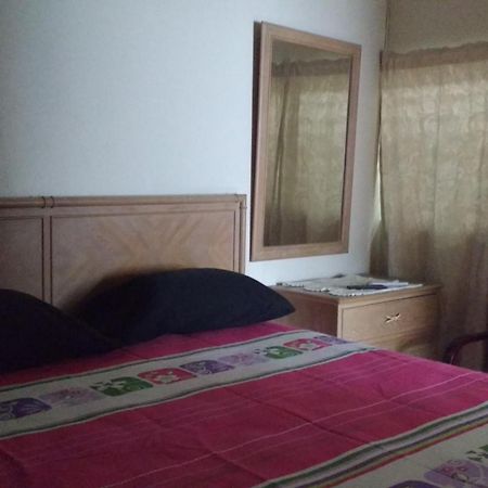 Yard Style Hotel Kingston Bagian luar foto
