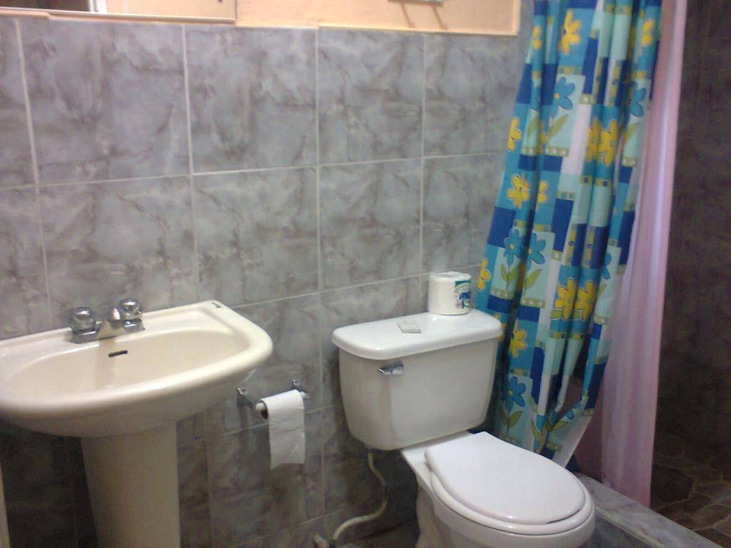 Yard Style Hotel Kingston Ruang foto