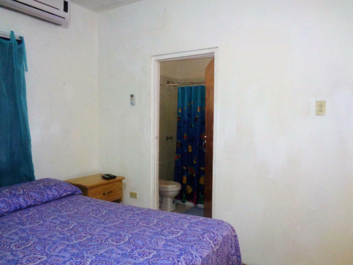 Yard Style Hotel Kingston Ruang foto