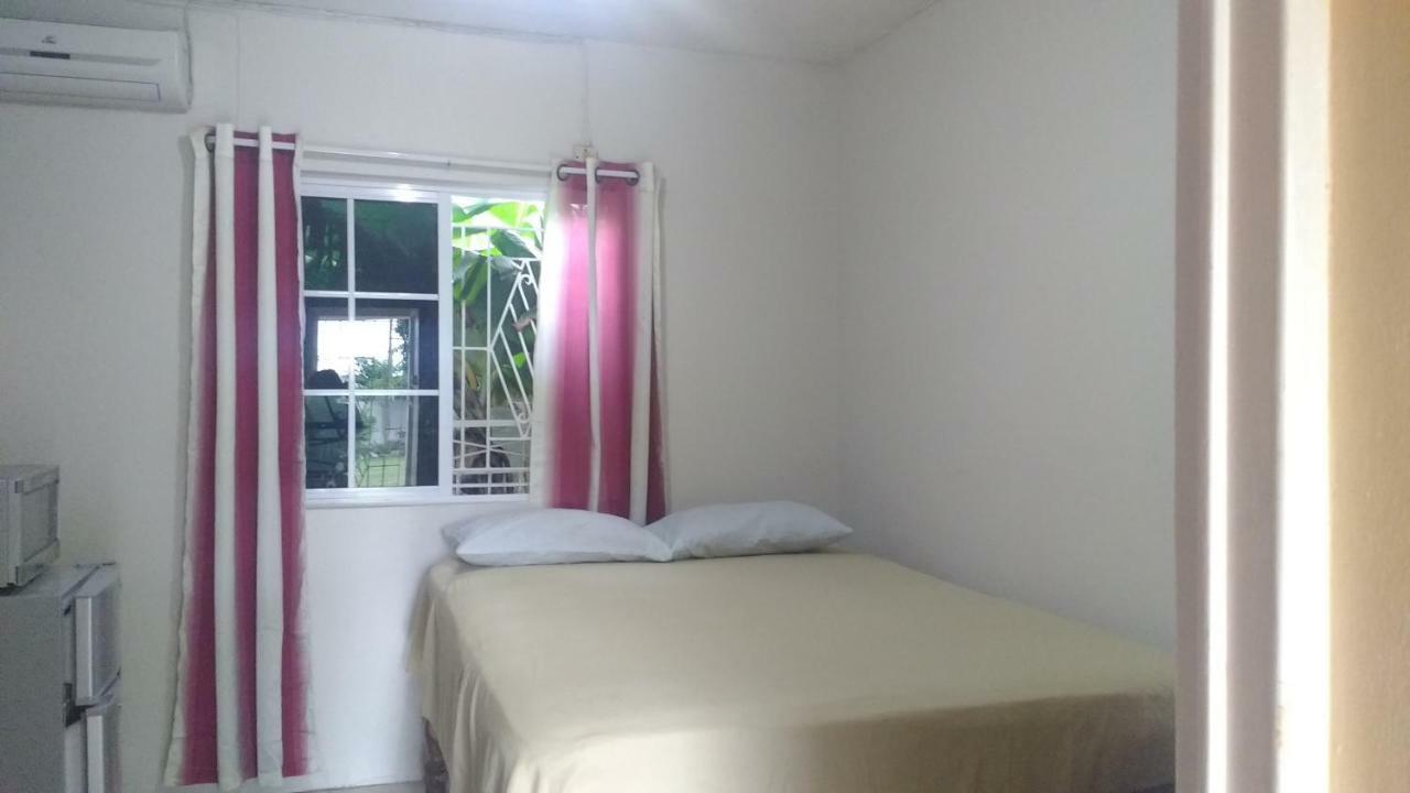 Yard Style Hotel Kingston Bagian luar foto